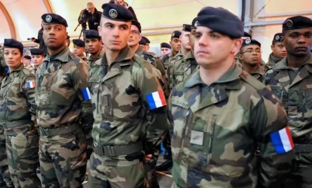 俄罗斯亏死了，两千法军一战即降，就是两千战俘，俄罗斯既要管吃还要管住。法国准备率