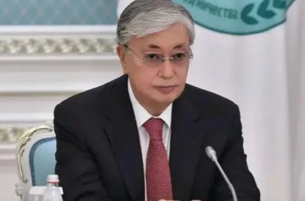 近日，哈萨克斯坦总统托卡耶夫签署宪法修正案，正式将成吉思汗长子术赤定义为国家缔造