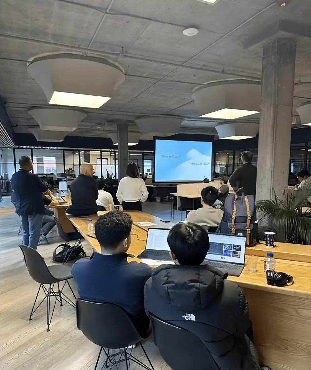 2025年底刚炸出一个大新闻：Meta直接出手，花了超过20亿美元，把新加坡的A