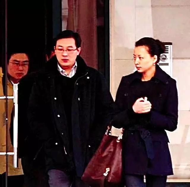 网传董善祥的晚年悔恨：没拦住董卿嫁密春雷复旦毕业的董善祥，这辈子最骄傲是教出