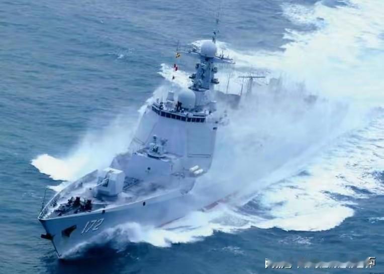 最近有消息说052D驱逐舰数量可能破50艘，这可太让人兴奋了！截止2024年9月