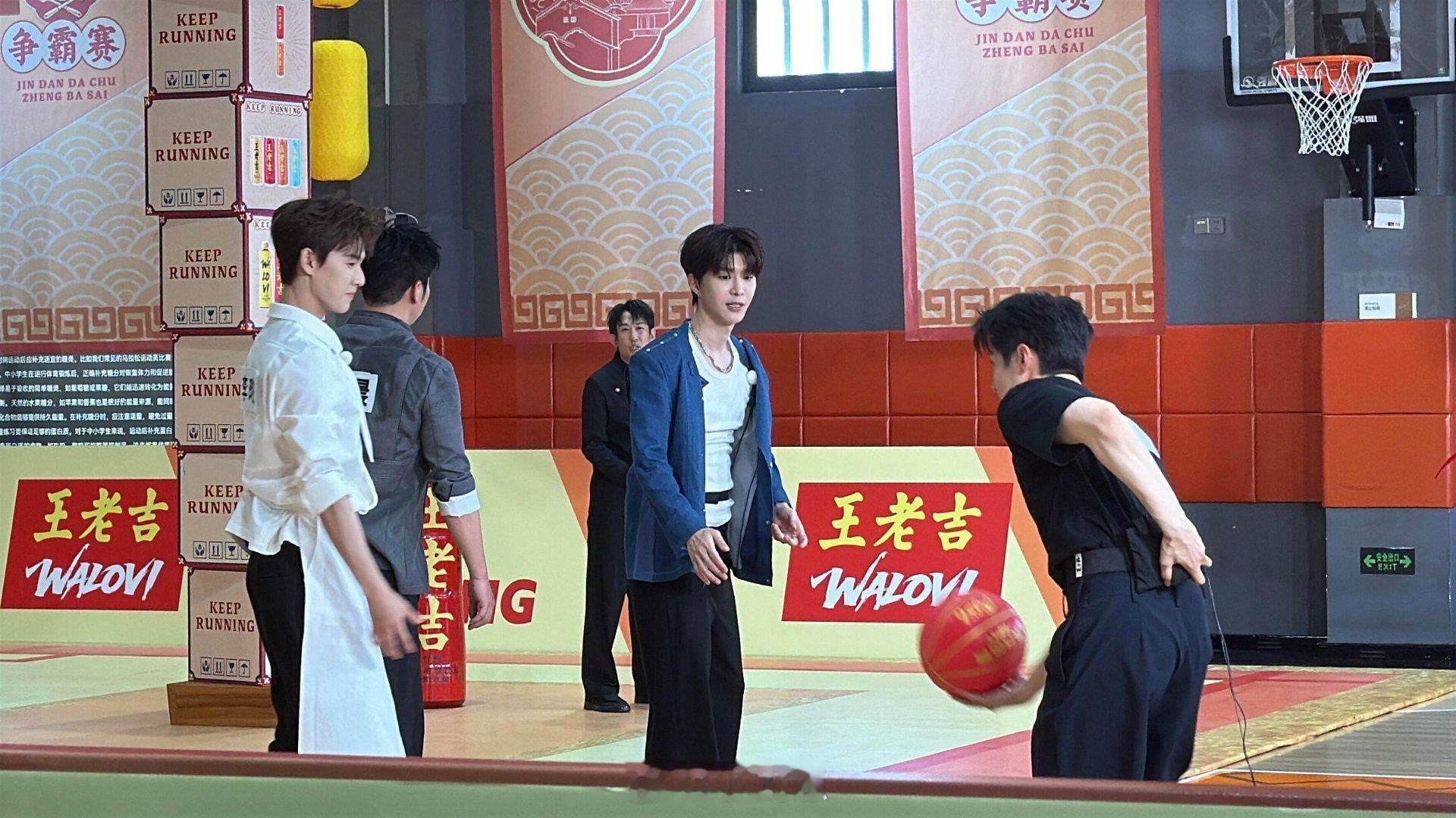 奔跑吧奔跑吧泉州路透🈶奔跑吧‖白鹿‖李昀锐‖范丞丞‖