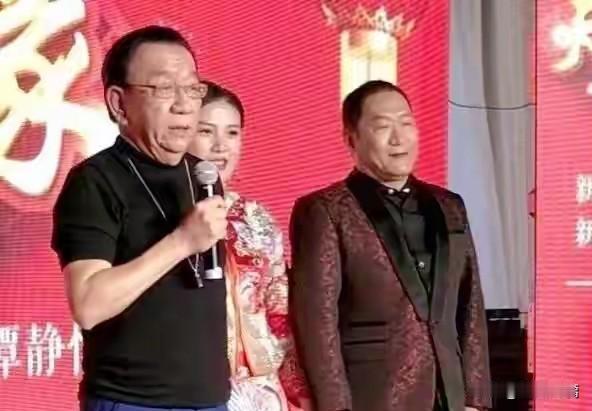 要说侯耀华对谢东那真的挺够意思的。谢东结婚的时候，他亲自到场祝贺，还热情的拉着新