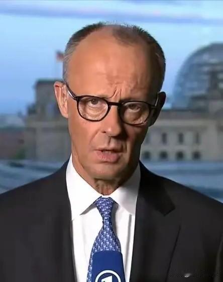 出头鸟来了！德国今天突然宣布：2月1日，德国国防部长皮斯托里乌斯公开宣布：