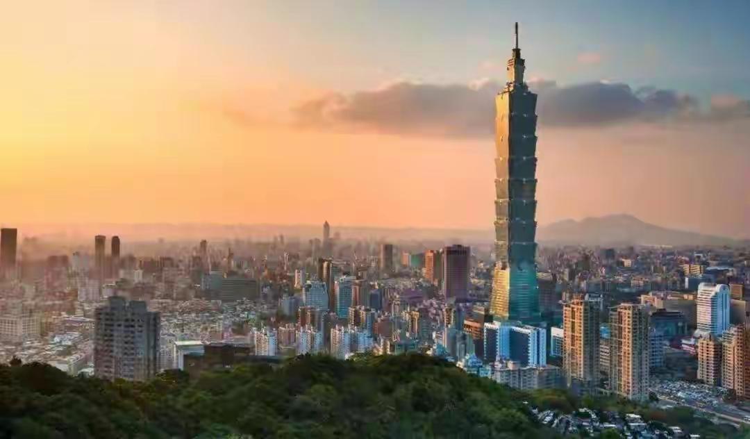 日本外交官集结北京，不到24小时，高市铺路台海冲突，将派兵介入日本外交官急赴北