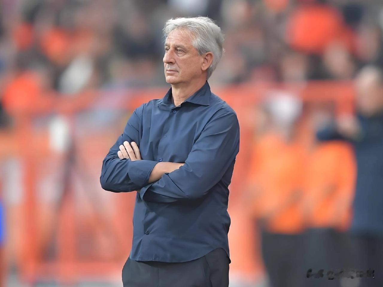 刚战胜三镇队后，阿洛伊西就做出了重要的决定，向球员们传达了三种自己的观点。首先