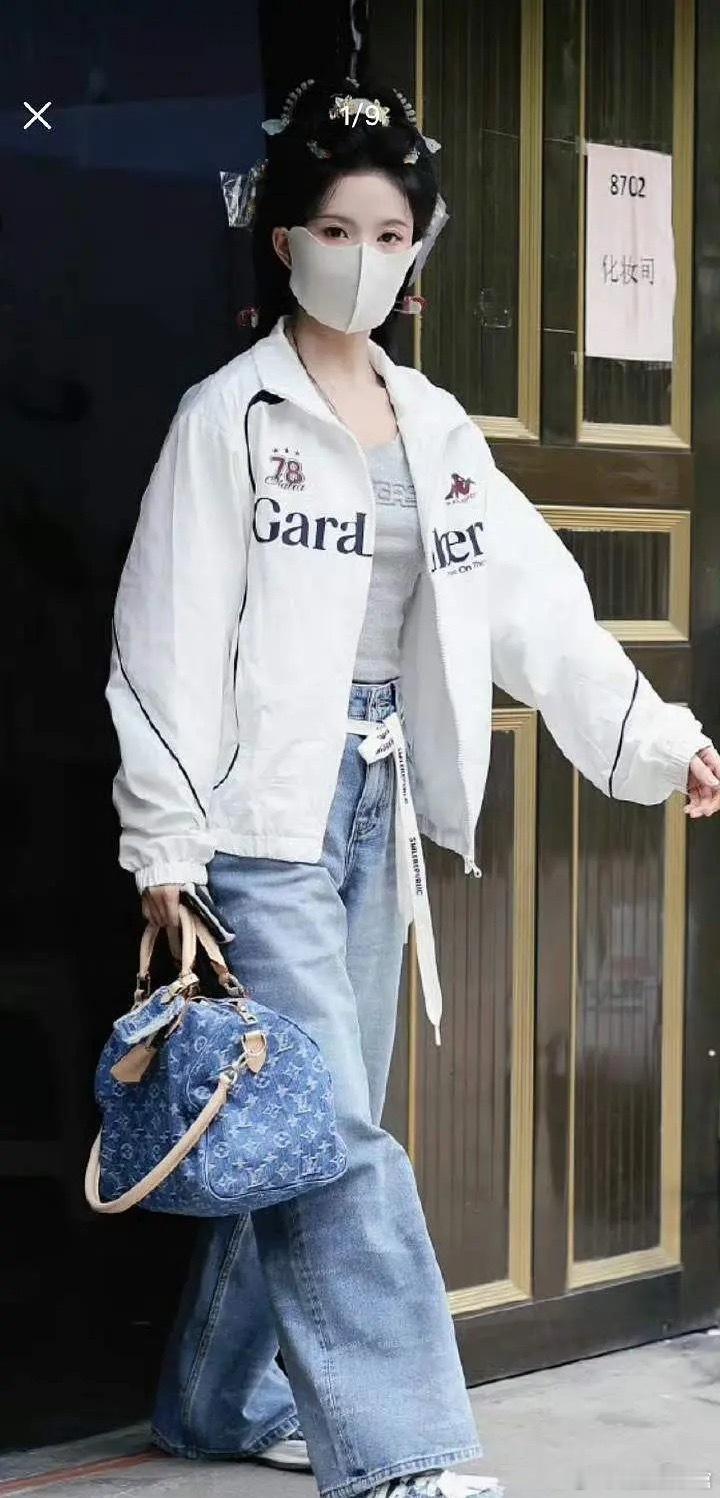 神仙肉能换男主吗，让这俩真情侣自己去搭吧，一个情侣装，一个穿上半身，一个穿下半身