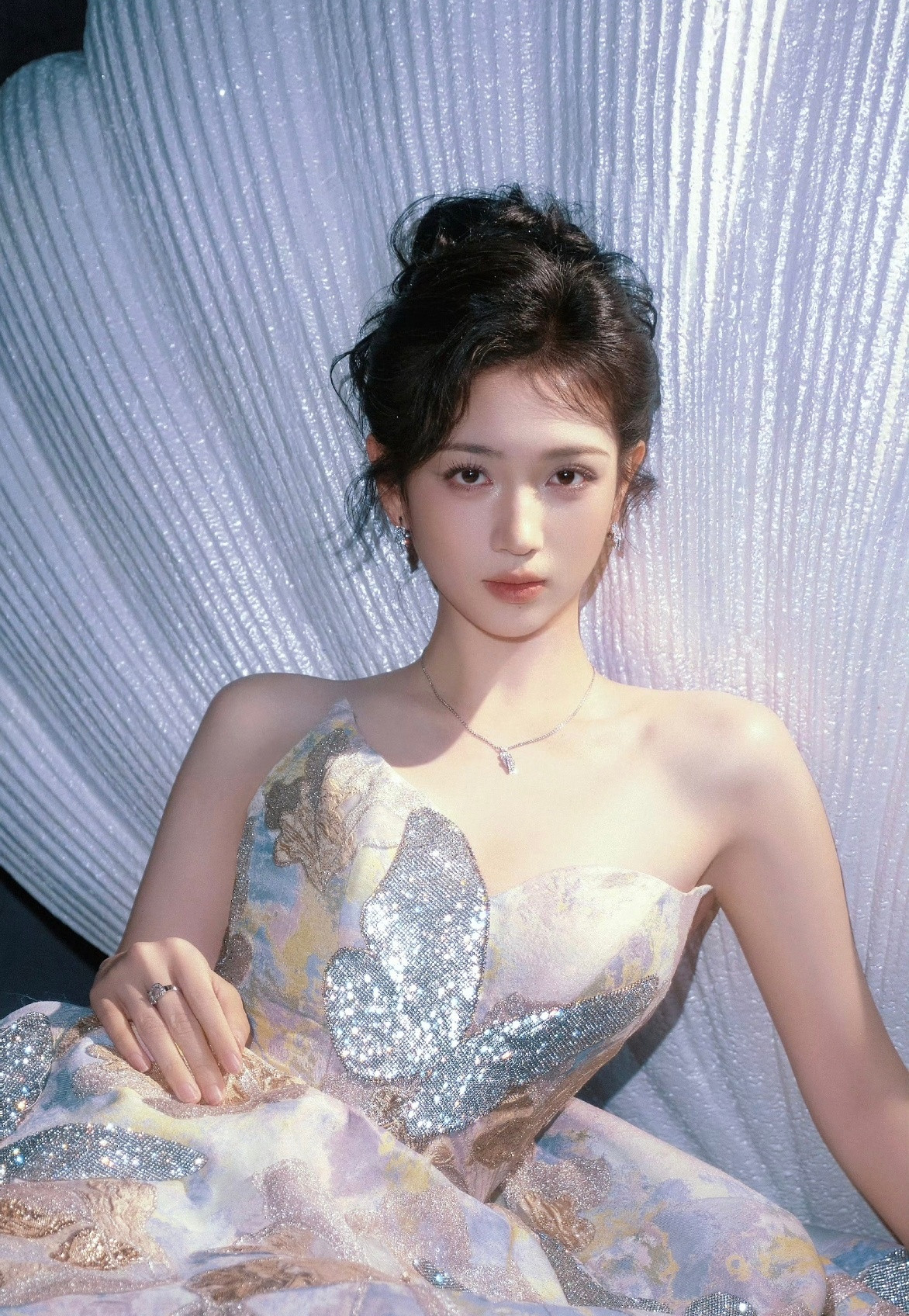 代露娃摔了这样的代露娃也太美了吧！哪个男生会不心动吗！？[比心][比心][比心]​​