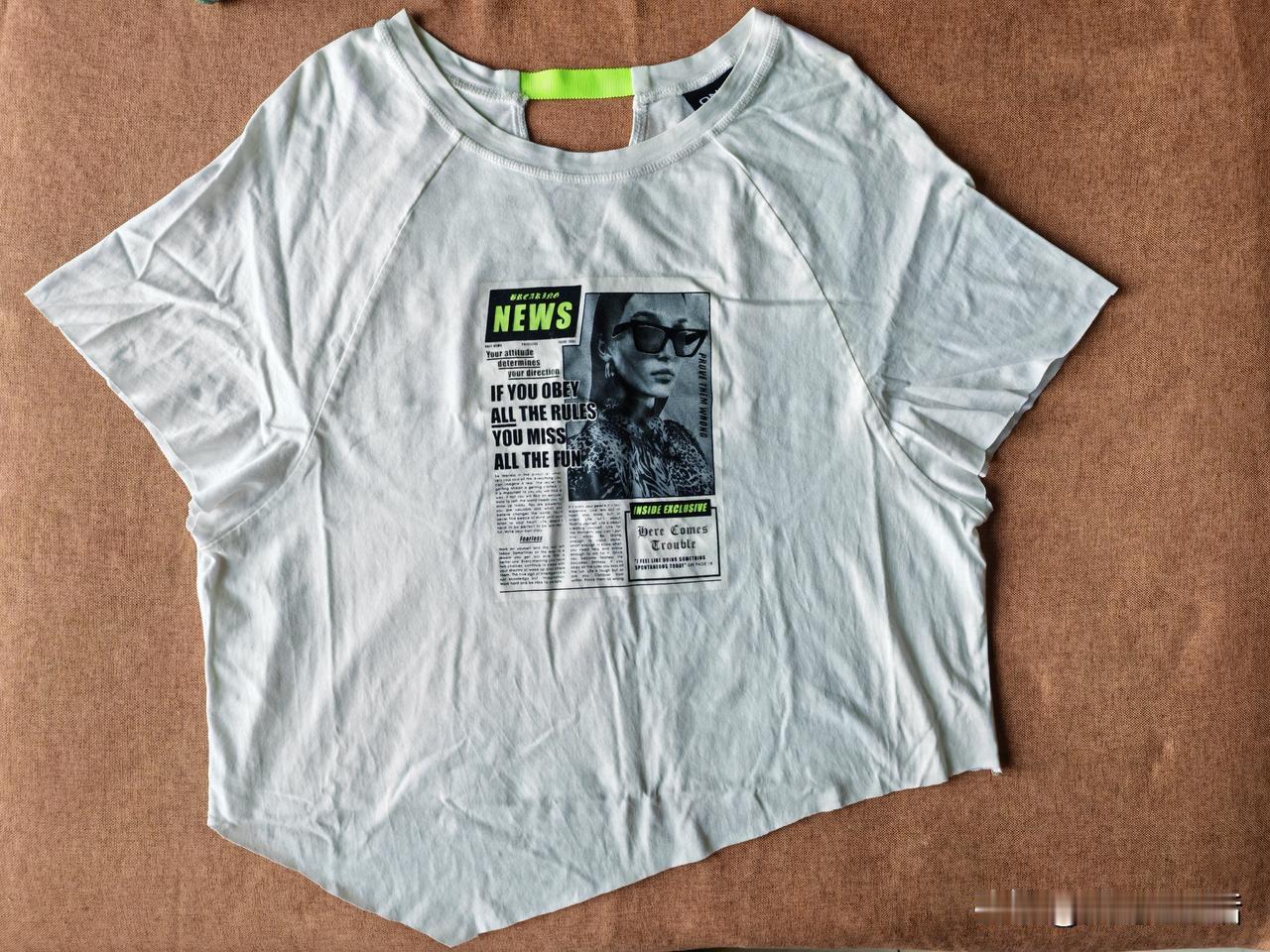 在很多人眼里，把一件好好的衣服剪烂，是一件该挨骂的坏事。我今天就干了这样的坏事，