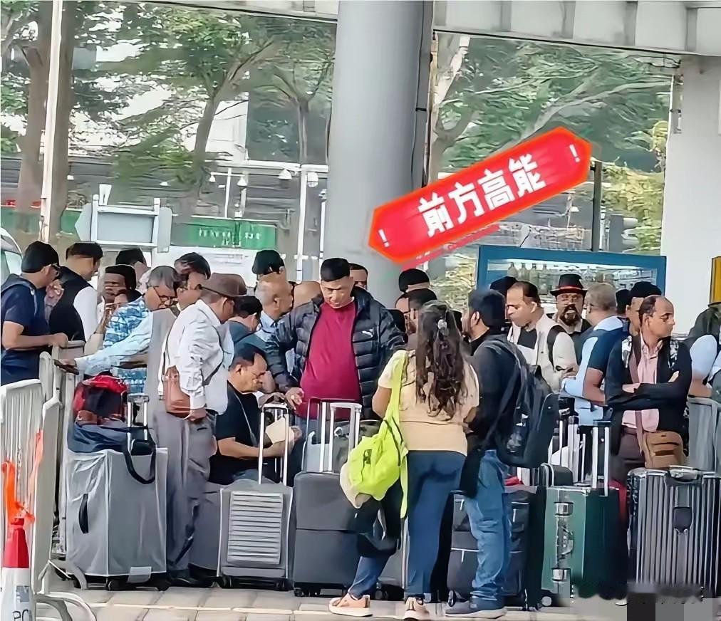 深圳这波操作我给满分！昨天统计站突然上门核查公司地址，整层楼都炸锅了。原来是在清