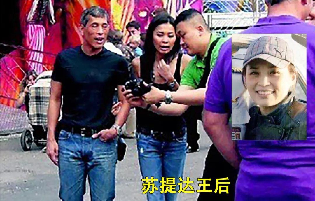 泰王苏提达穿搭休闲逛街，这样看他们就是一对平常的夫妻。他们颜值都好路人，丢在人群