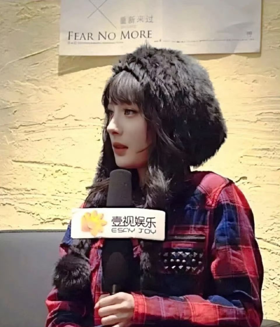 陈奕迅曾为杨幂写歌早期的幂更是美的权威！古早甜美谁能不喜欢🤩🤩🤩简直
