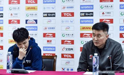 不夸张说，徐杰比胡明轩更适合拿广东队的顶薪，带队作用明显比胡明轩大，胡明轩虽然得