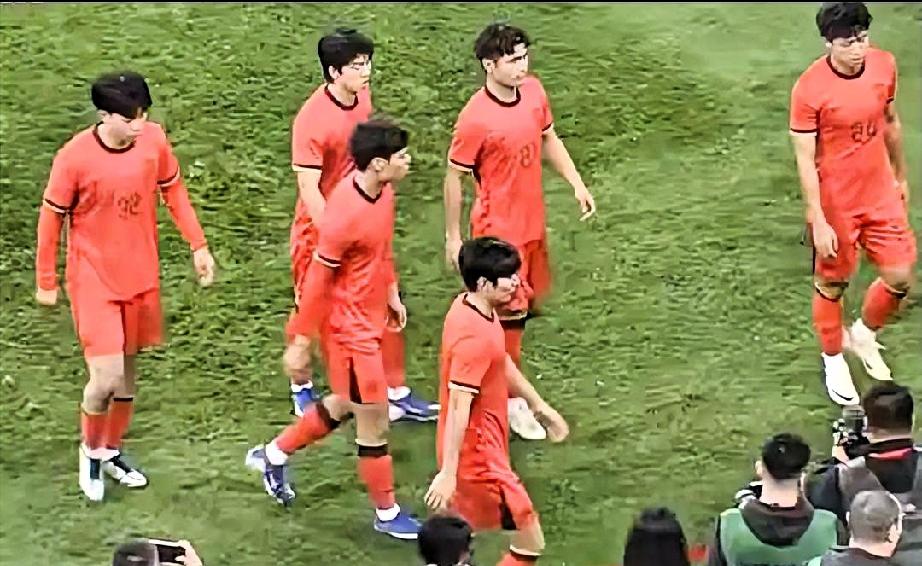 老球迷都记得，给国足带来痛苦记忆最多的东南亚球队当属泰国队了！这支身材矮小、皮肤