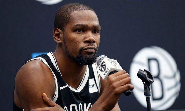 在一档节目当中，有人问到了杜兰特还想要在NBA当中效力多久。马上就要37岁的老将