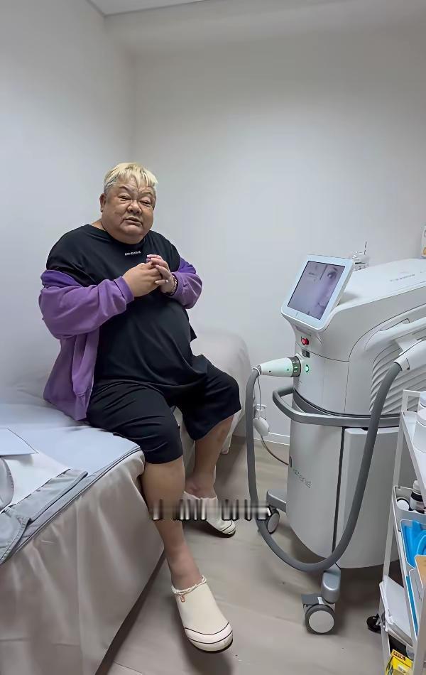 看见香港演员林雪做医美，有网友说，忍不住笑了。他这身材，这外形，最重要应该是减
