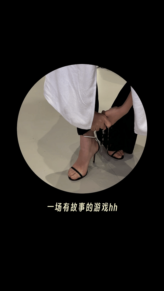 谁给蓝盈莹浇成这样的游戏里冲在最前的活力少女，下台直接变“落汤鸡”，头发贴在脸
