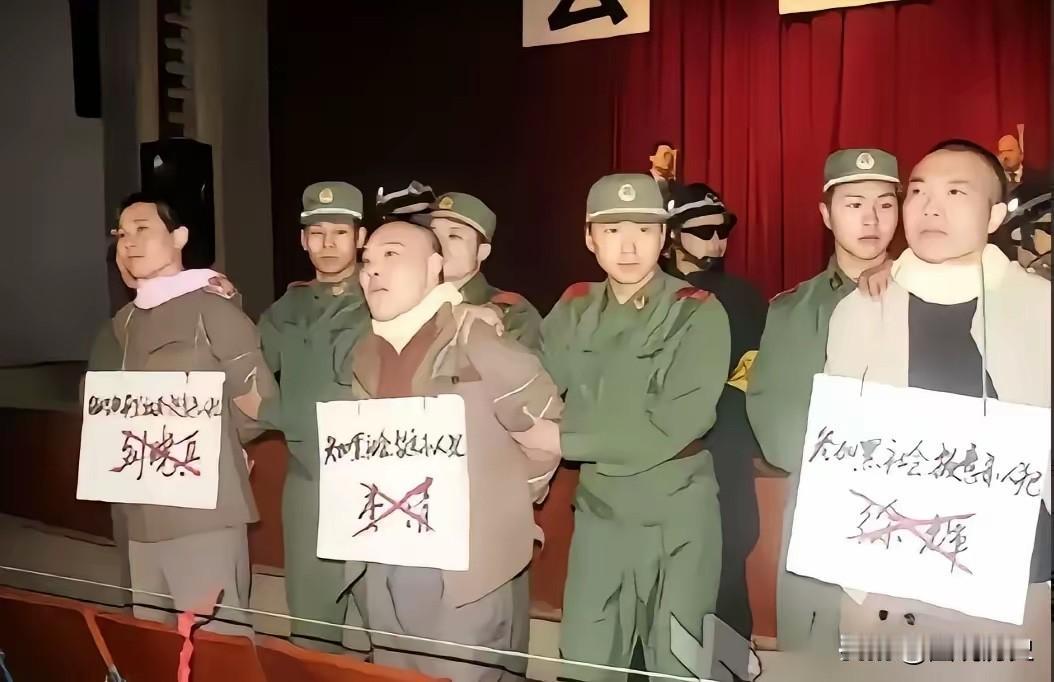 这是干嘛的？白毛巾是干什么用的？这张照片我是第一次见到，这是什么情况？如果说