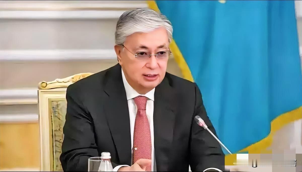 此人在哈萨克斯坦的历史上绝对属于再造之功，敢于自我革命，还权力与人民，自愿接受哈