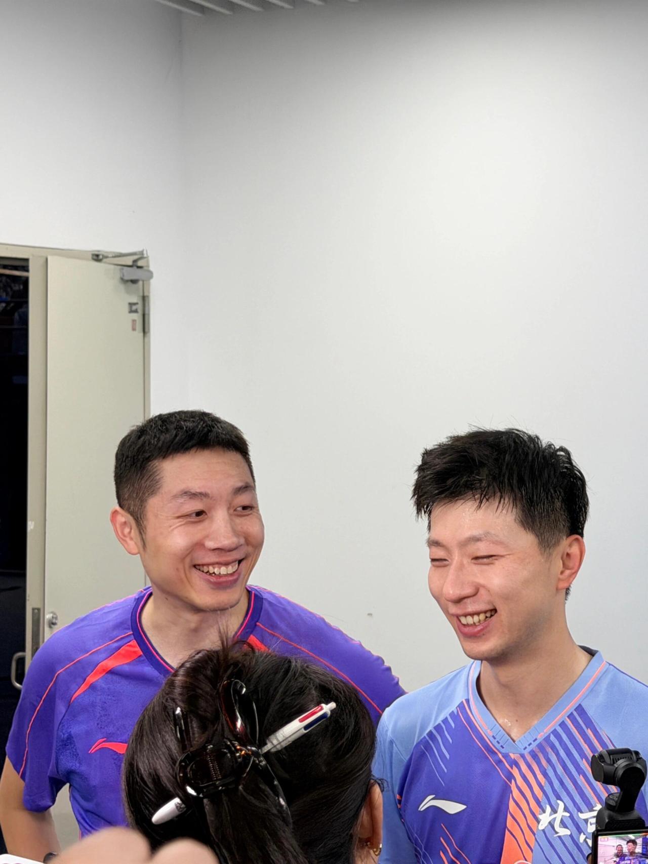 时隔五年，马龙与许昕再度并肩站上正式赛场，瞬间勾起无数球迷的青春回忆。这次合体，