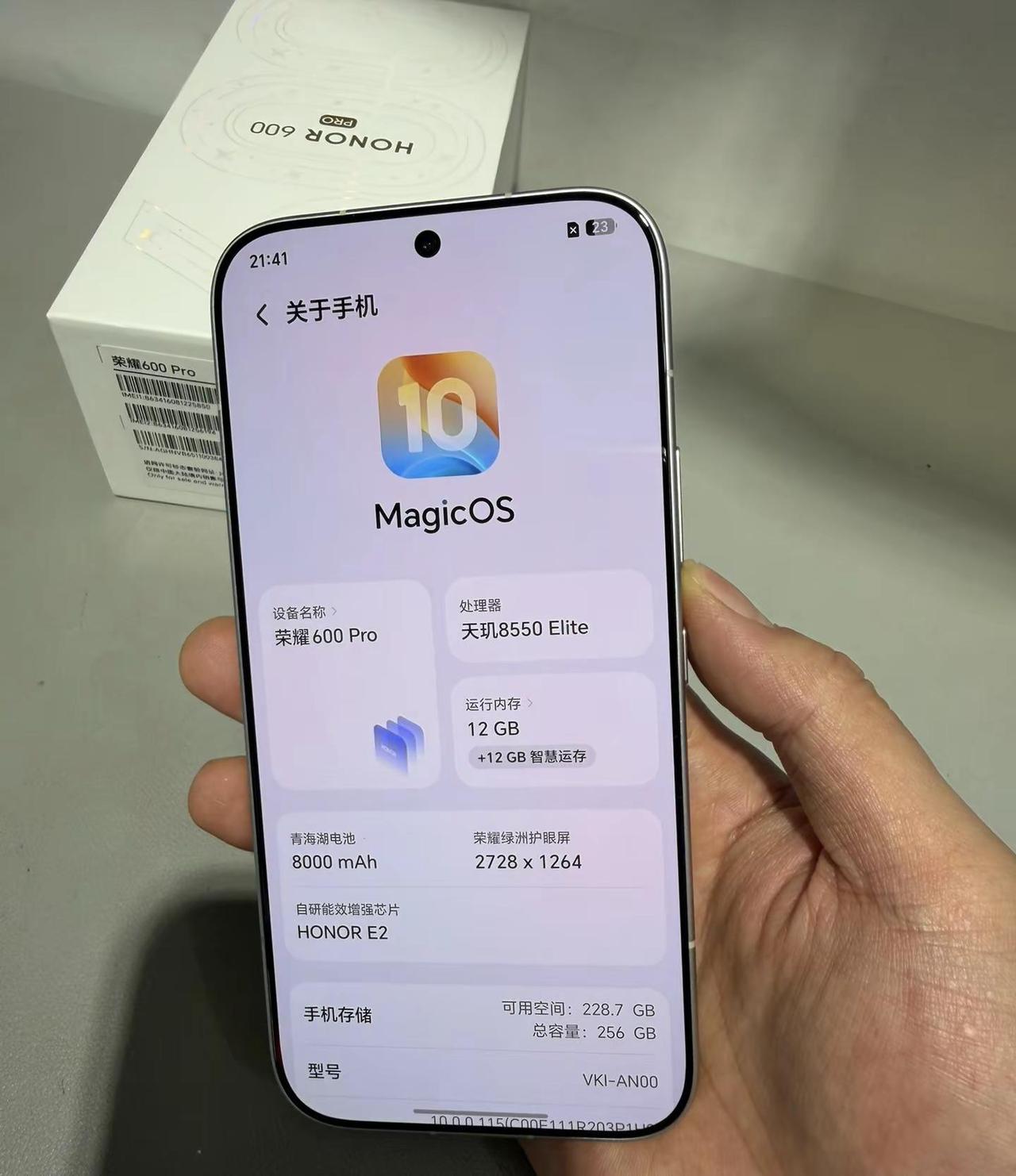荣耀600pro没买的要注意了。【优点】外观像苹果，新用户评分高，肖战很有名。C