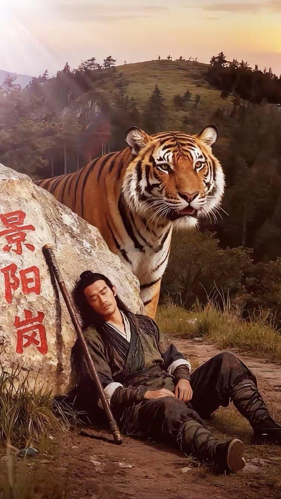 看到一个统计，白酒产量由10年前的1358万吨，下降到去年的355万吨。茶叶由1