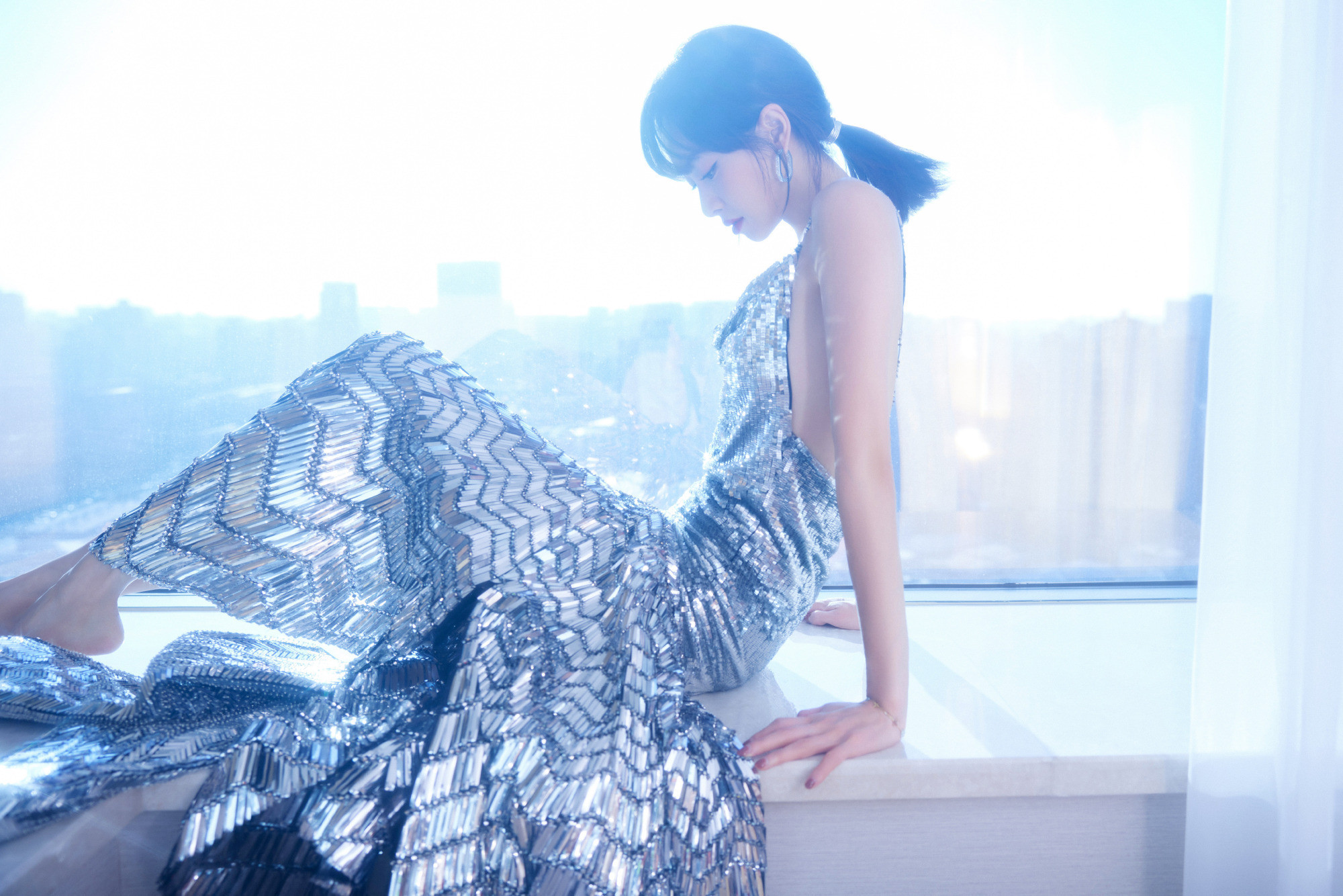 宋茜银色礼服精选图集，姐姐好辣。宋茜