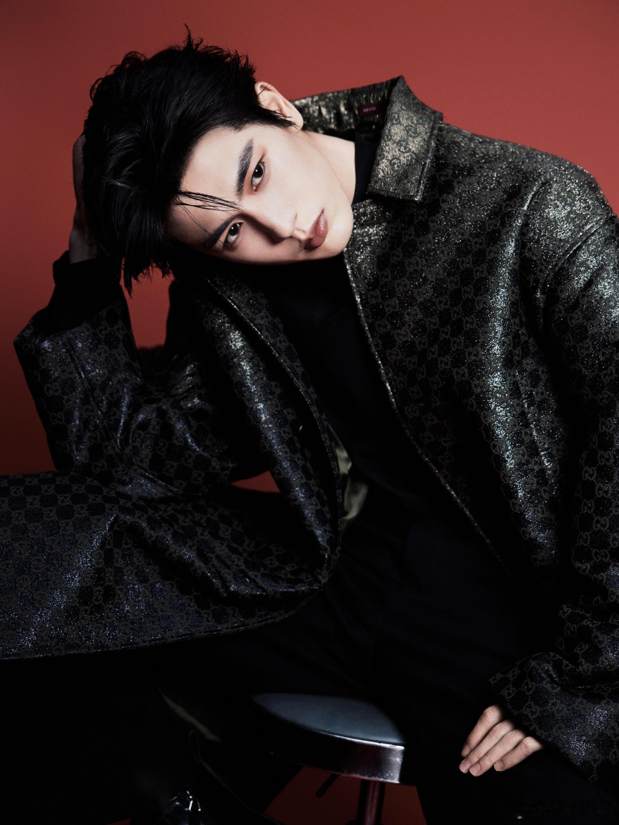 妈呀妈呀这喉结🥵🥵🥵张凌赫｜