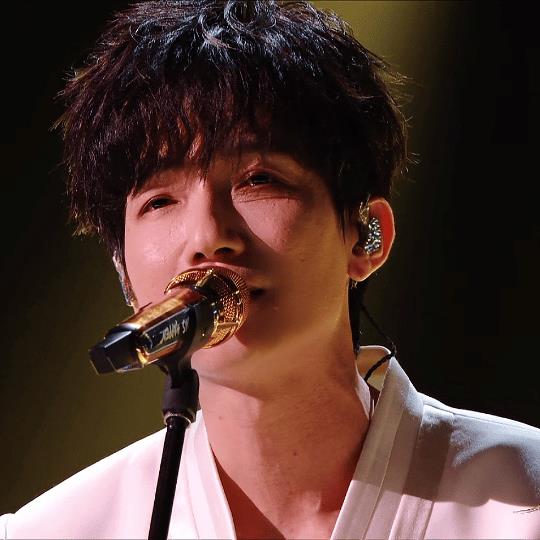 《歌手2025》第八场选曲抽签，米奇和单依纯自由选曲，其他流行金曲！随便吧，反