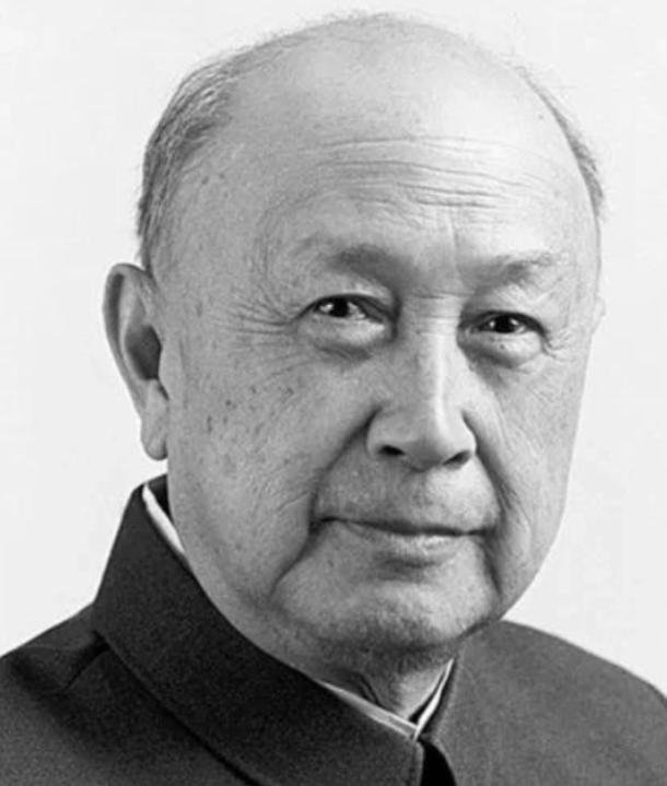 晚年，钱学森整天躺着，不爱说话，也不理人，家人以为他得了老年痴呆，谁知当医生问他