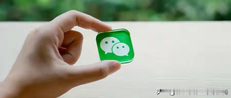 外婆的微信“轰炸”与我的QQ吐槽[笑着哭][笑着哭][笑着哭]我正趴在QQ上跟搭