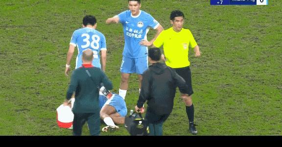 河南队主教练还是别太固执了,主力踢半场可以了,像纳萨里奥、阿奇姆彭这样的主力外援