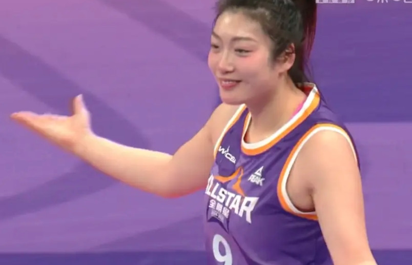 中国女篮再出大笑话！大学生球员年薪远超WNBA李月汝！中国大运会女篮在刚刚结