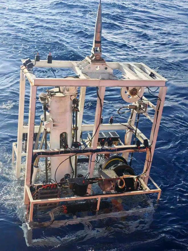 重要技术突破! 在南海1264米水深处, 试验成功