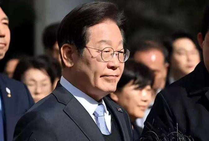 韩国总统竞选人李在明在竞选演讲中大胆发表了一番引人注目的言论，他直言不讳地说：“