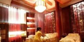 北京，一男子来到一家足疗店按摩放松，支付了500元费用后，男子被安排进了一个单间