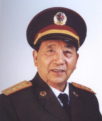 1931年，徐向前骑马经过一堆尸体，这时，他发现一具尸体动了一下，就让人把他救起