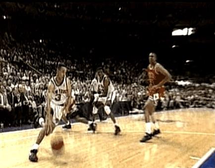 乔丹单场54分硬刚铁血尼克斯！帕特·莱利领着尼克斯搞铁血防守，风格对标活