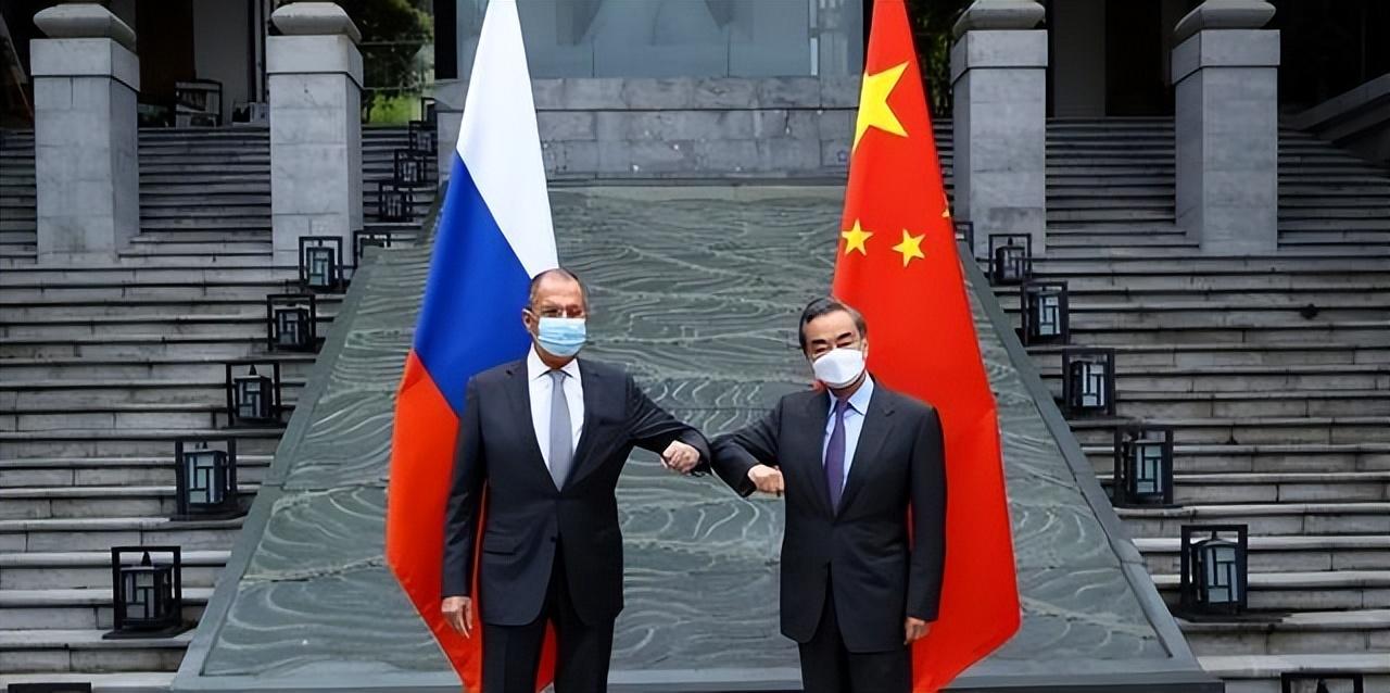 美国后悔死了！竟帮助中俄缓和关系！排除了中俄关系中最大的雷！中俄之间的边