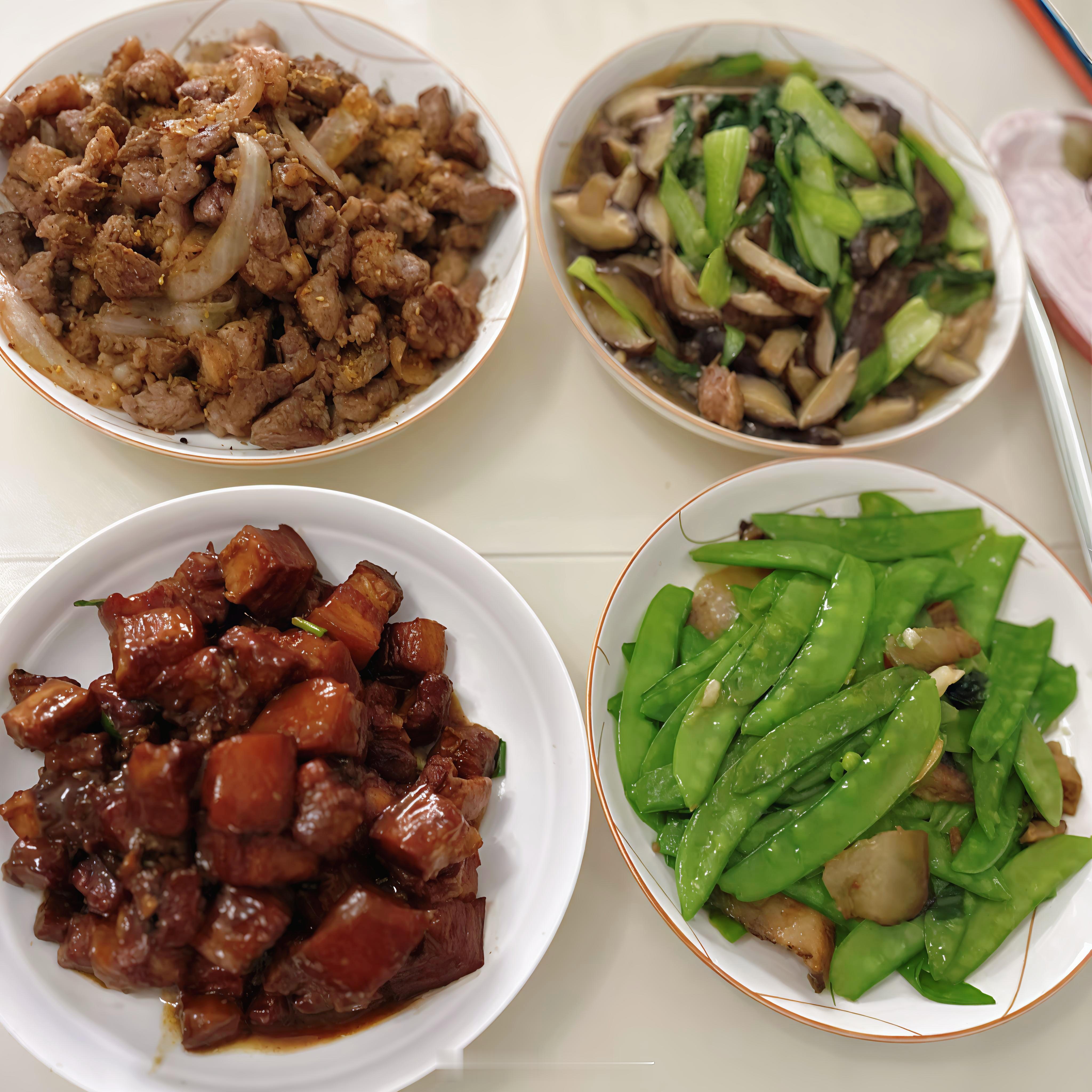 开饭了！​四菜缺一汤，就这么着吧​看这大馒头老喧呼了🤩干饭日记每日一餐分享