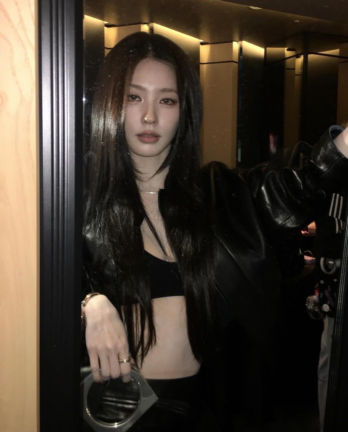 allblack​​​