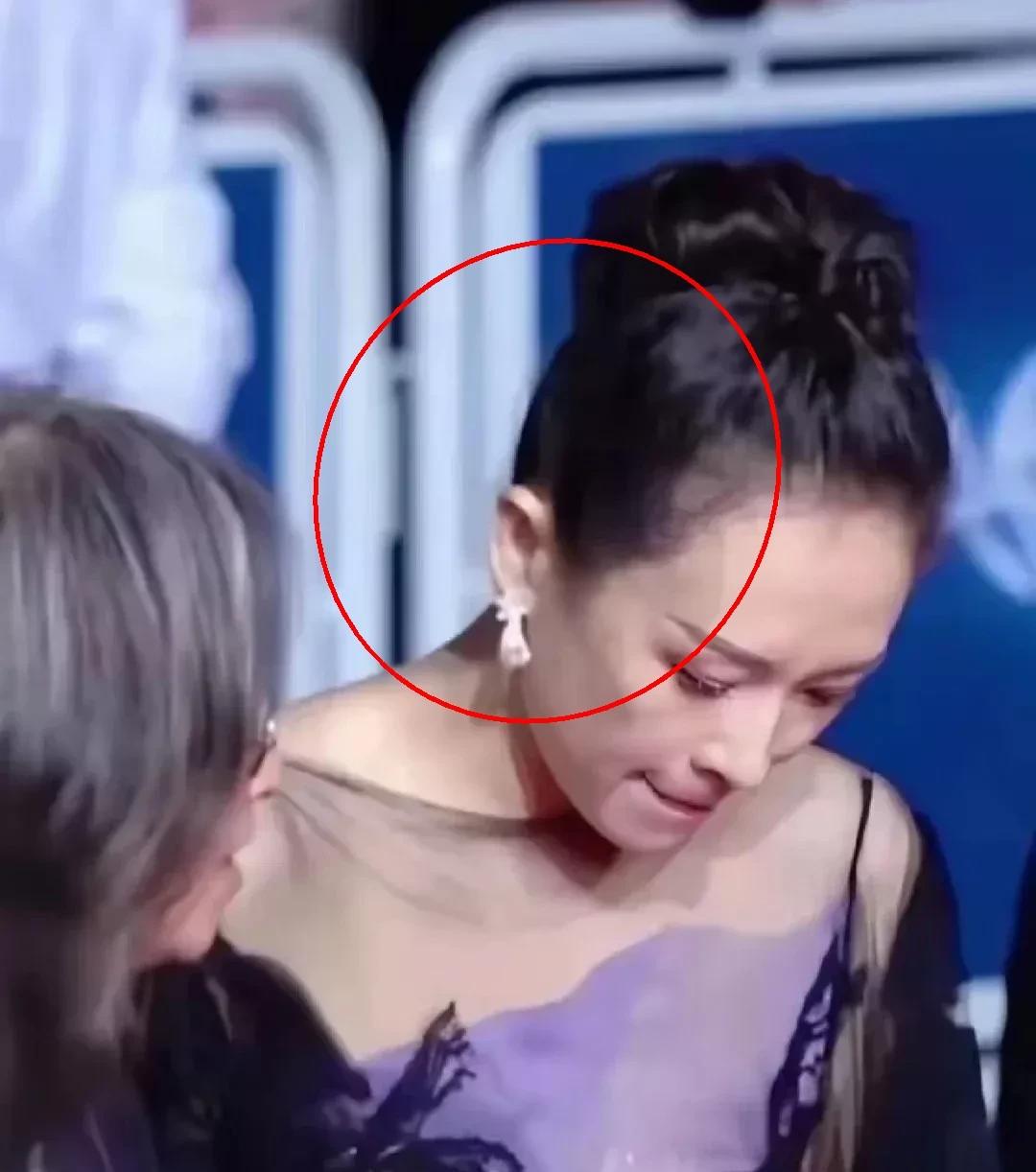 女人的风雨都是男人给的，这话一点不假章子怡摔了这一跤，估计以后华表奖再与她无