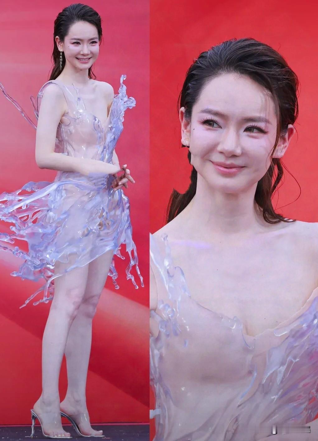 太窒息！戚薇芭莎红毯绝美造型，背后全是无奈心酸看完武汉芭莎红毯，真的忍不住感慨，现在的时尚真的本末倒