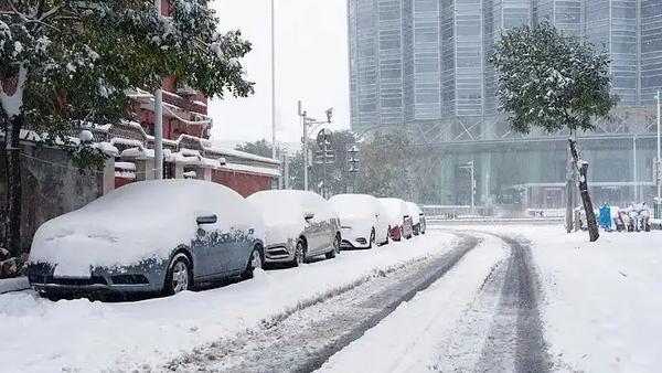 冷空气“到货”!北方暴雪南方先热后冻,这天气要“分裂”?家人们,新一轮冷空