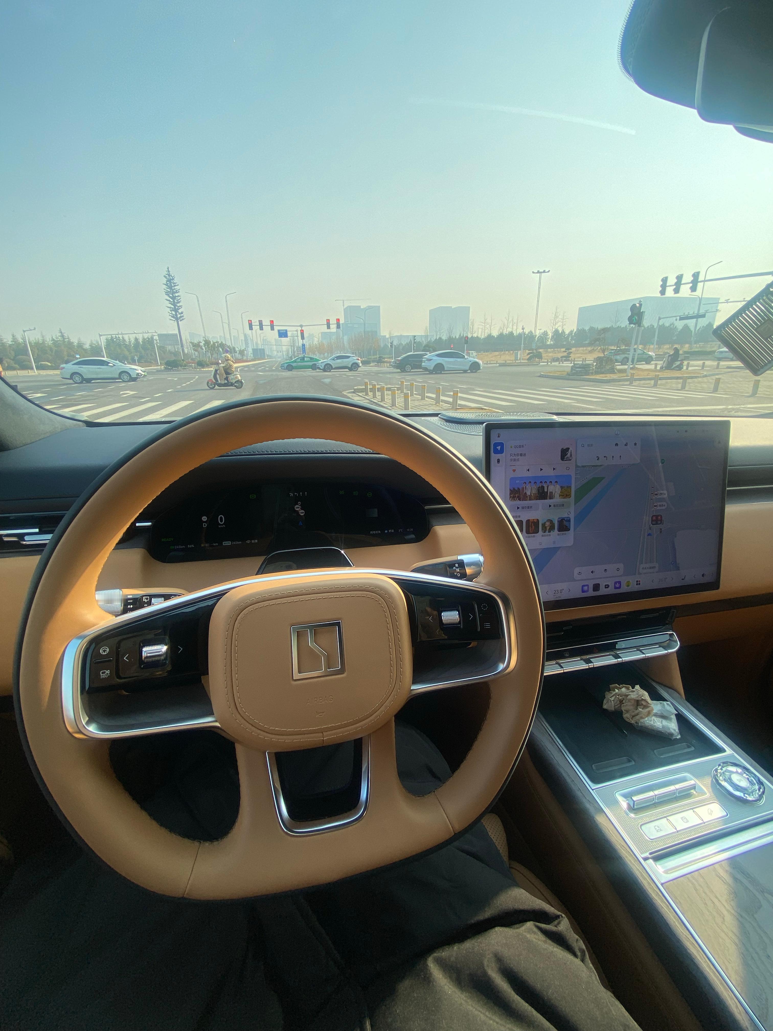 这几天开这辆极氪9X～是一种在郑州找不到车友的孤独感！！