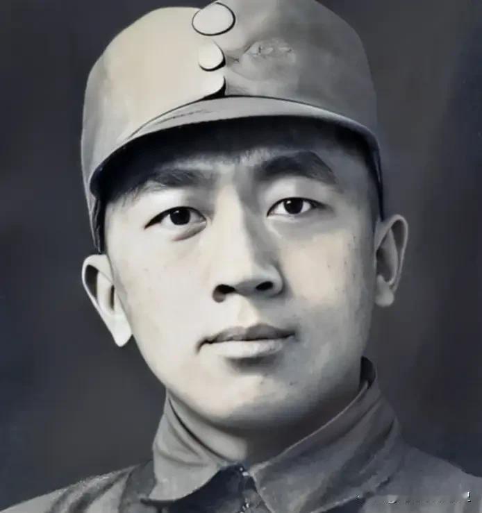 1942年冬，粟裕看完一盒香烟里的纸条，突然下令：“枪毙电报科长！”这盒香烟