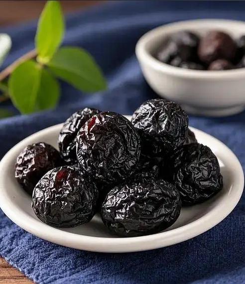 一把乌梅为引，改善肠息肉！这个‘小方子’我用了半辈子，成本低、效果好大家好，