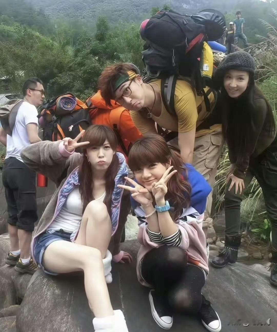 看了这张照片才发现，当年《爱情公寓》的选角到底有多绝！！！