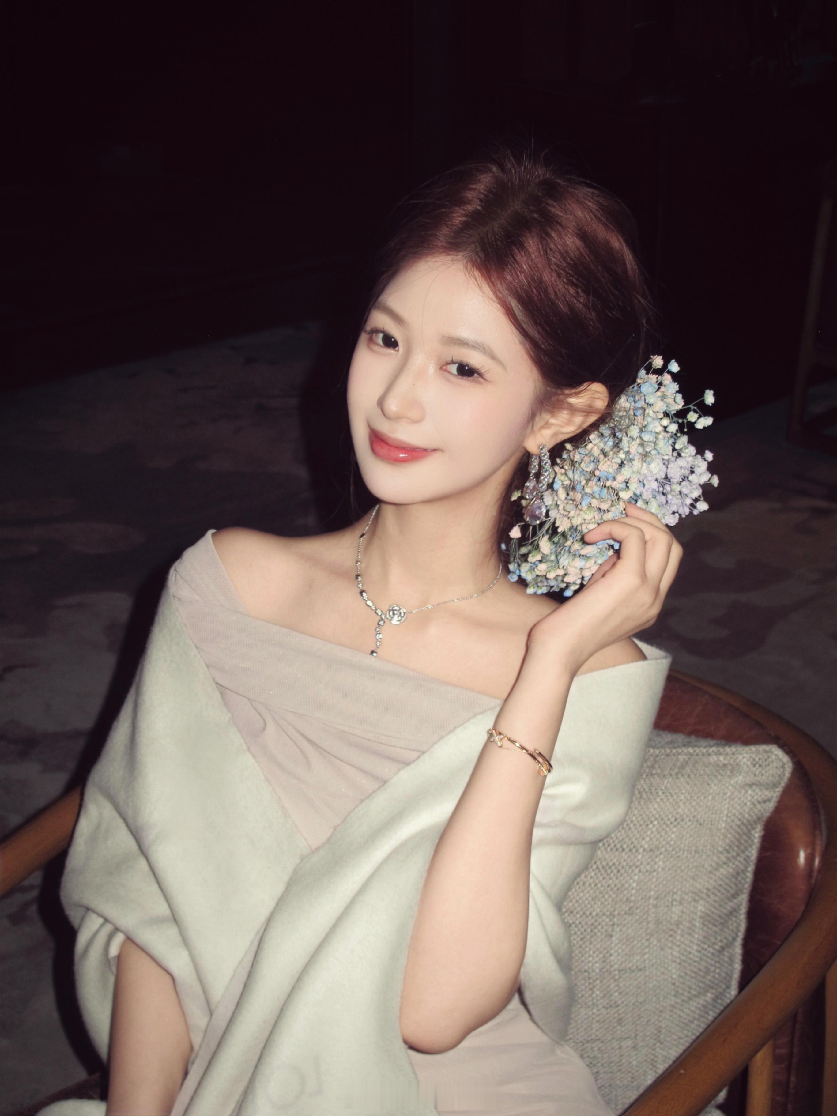 满天星在聚光灯下真的好像碎钻💎​​​