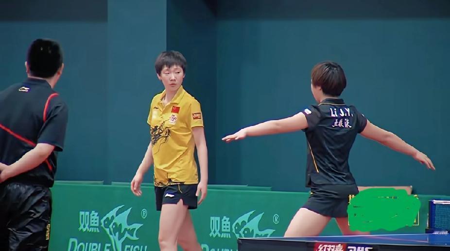 考古现场！14岁的王曼昱学热身，被形容是